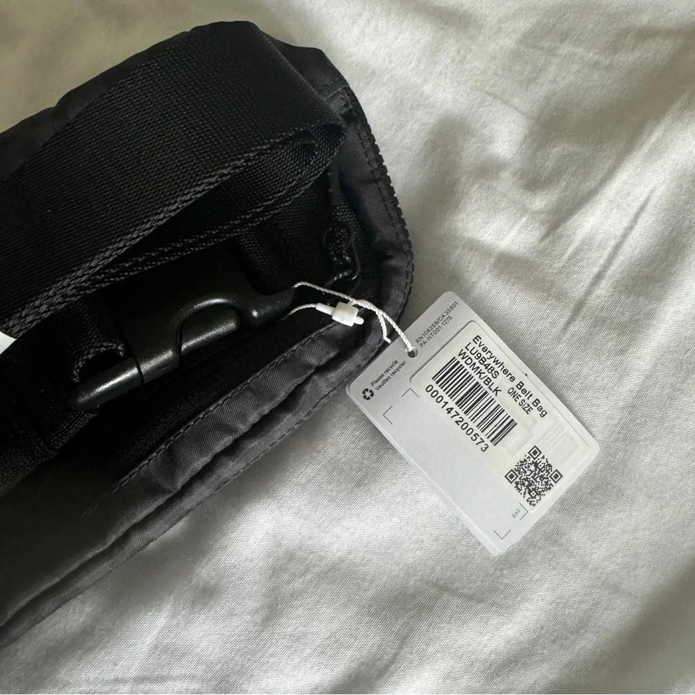 🆕🖤 Lululemon Everywhere Belt Bag Wobbly Wordmark Black
